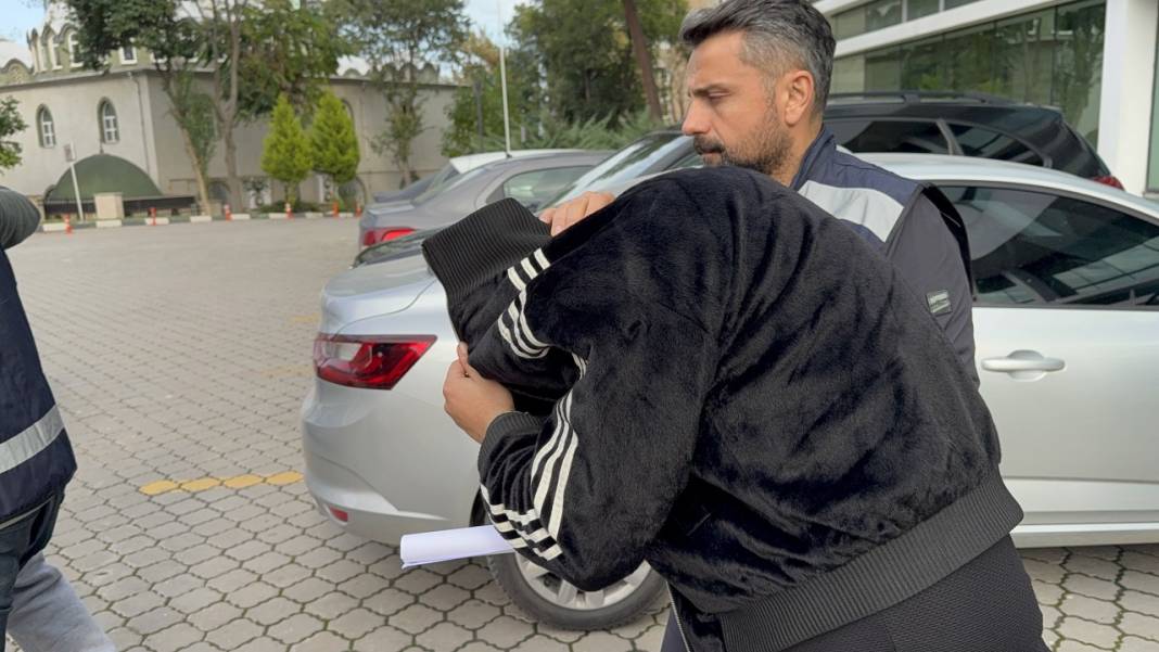 Buluşmaya gitti, çıplak fotoğrafları çekildi! 3